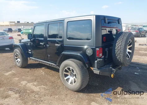 2013 Jeep Wrangler Unlimited Sahara z USA, uszkodzony, nr VIN 1C4BJWEG1DL685225